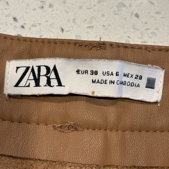 Zara Faux Leather Brown pants Size 6 Front zip and button. Front & back pockets - Picture 3 of 8